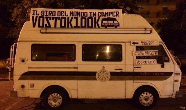 Giro del mondo su un vecchio camper: la scommessa di due 40enni baresi